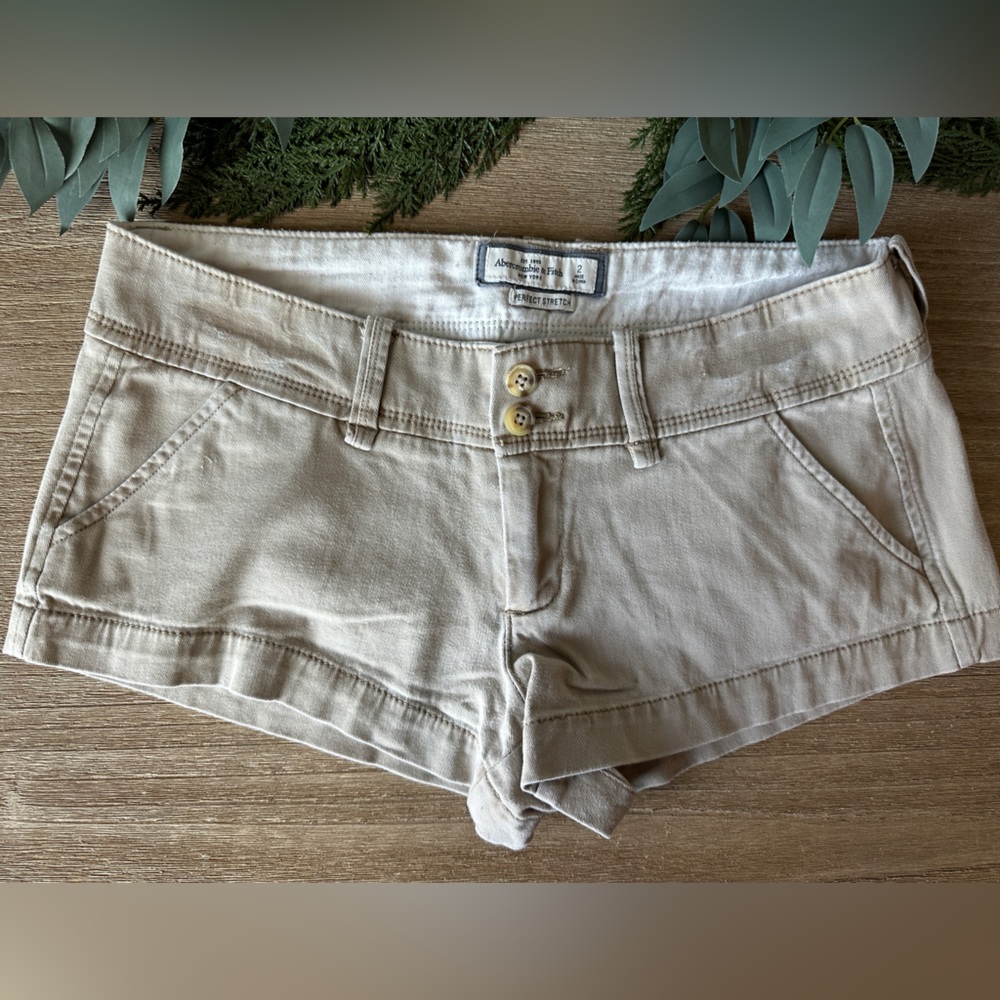 Abercrombie & Fitch tan low rise shorts